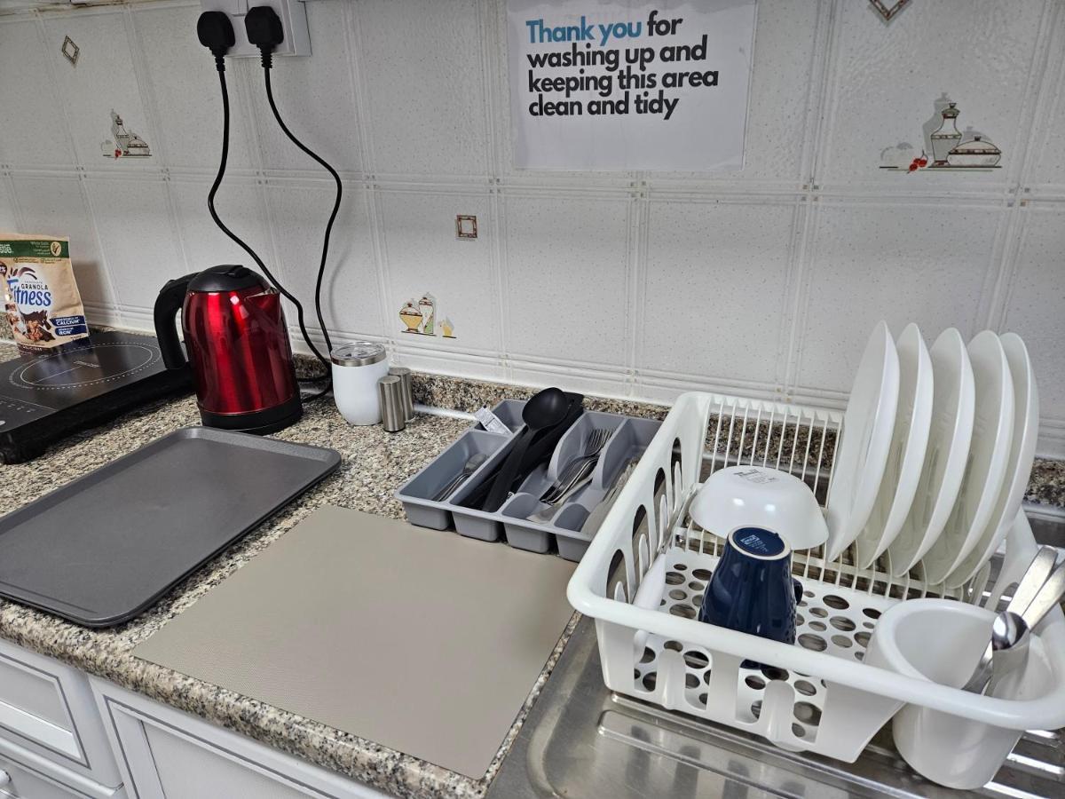 Oasis Hostel 阿布扎比 外观 照片
